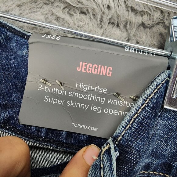 Torrid Jeans Womens 22 Extra Tall Dark Wash Stretch High Rise Jegging *NWT* - Picture 5 of 15